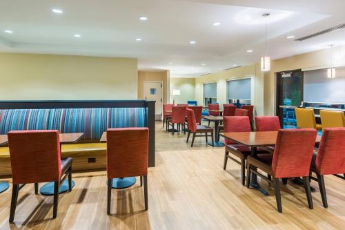 Χώρος καθιστικού στο TownePlace Suites by Marriott Latham Albany Airport