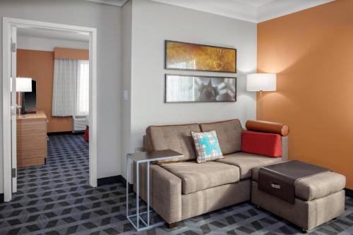 Posezení v ubytování TownePlace Suites by Marriott Gainesville
