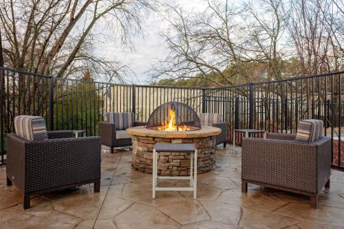 Patio nebo venkovní prostory v ubytování TownePlace Suites by Marriott Gainesville