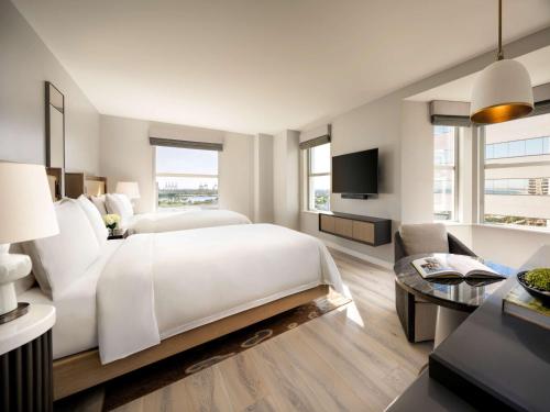 Un ou plusieurs lits dans un hébergement de l'établissement Fairmont Breakers Long Beach