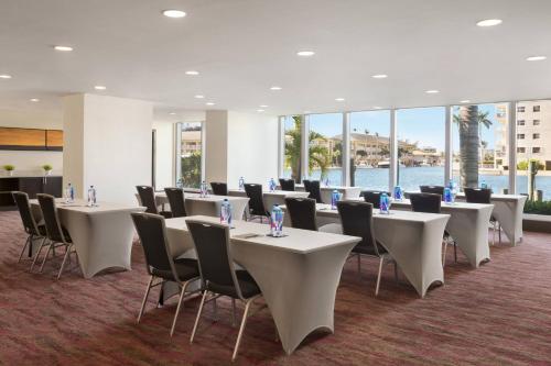 Restoran atau tempat lain untuk makan di Residence Inn by Marriott Fort Lauderdale Intracoastal
