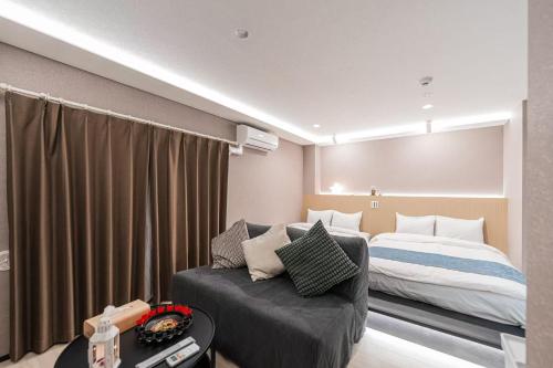 saiei hotel 402