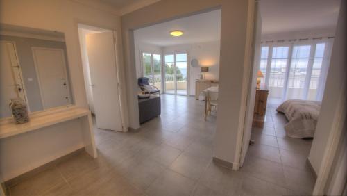 Beau 2 pièces 3 étoiles Vue Mer Garage Privé 150m plages wifi