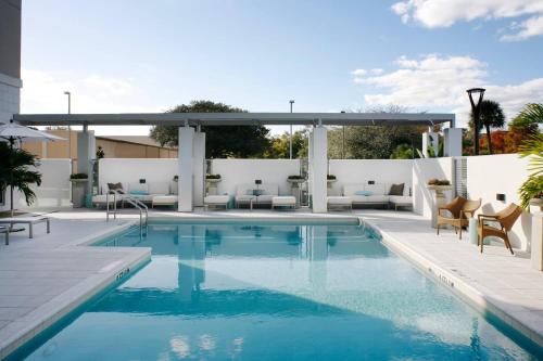 A piscina localizada em TownePlace Suites by Marriott Orlando Downtown ou nos arredores