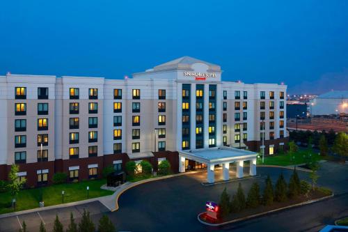 una rappresentazione di un edificio alberghiero con gazebo di SpringHill Suites by Marriott Newark International Airport a Newark