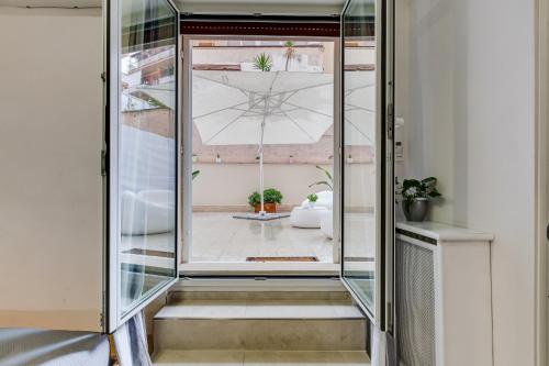 96 Degli Ubaldi Charming Suite with terrace near the Vatican and the metro