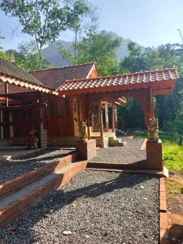 Zahrada ubytování Lawang Pitu Untuk keluarga