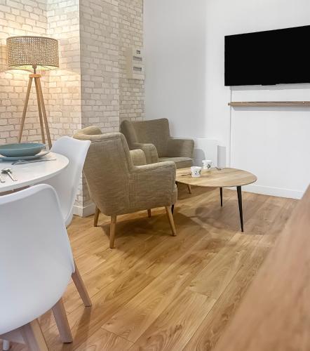 Photo de la galerie de l'établissement Appartement Angevin avec Terrasse et WiFi rapide, à Angers