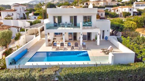 La Vista - Modern Luxury for 12 Guests