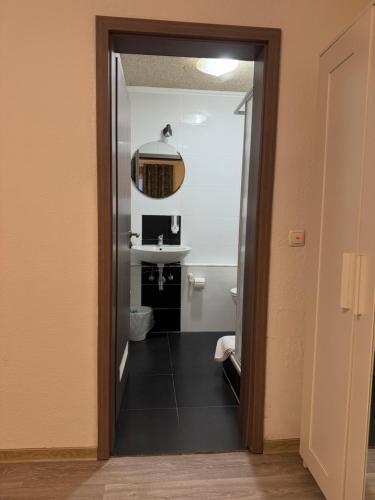 Ένα μπάνιο στο Hotel-Pension Alt-Heidenberg