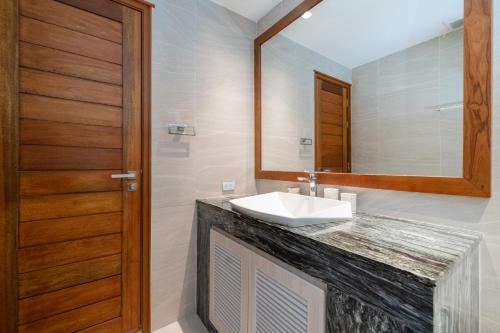 Koupelna v ubytování Angsana Laguna Phuket 2- bedroom, with pool access