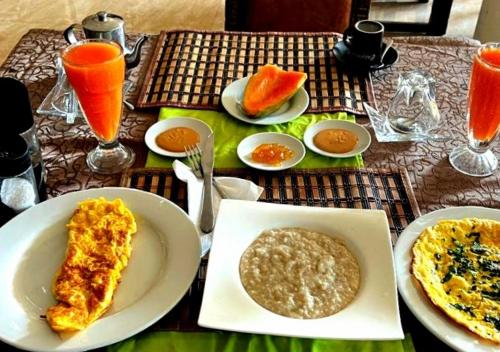 Comida en o cerca de este hotel