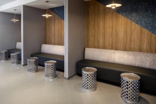 Area soggiorno di TownePlace Suites Midland South/I-20