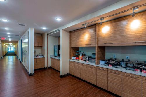 Dapur atau dapur kecil di TownePlace Suites by Marriott Lexington Keeneland/Airport