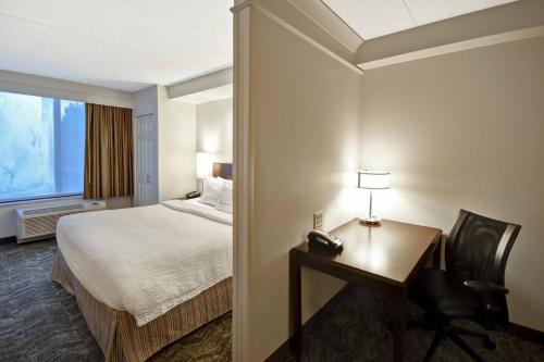 Кровать или кровати в номере SpringHill Suites Louisville Airport