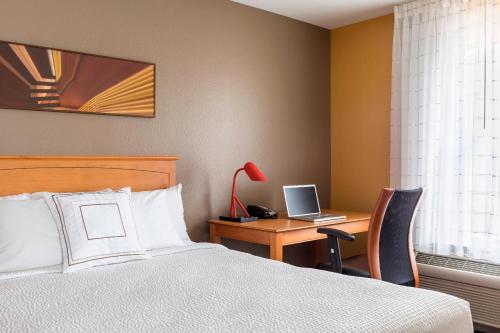 TownePlace Suites Phoenix North Image