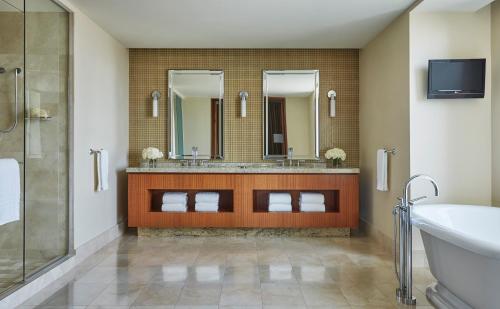 Four Seasons St. Louis Image