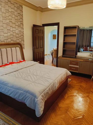 Ένα ή περισσότερα κρεβάτια σε δωμάτιο στο فرصه شقه حديثه للايجار