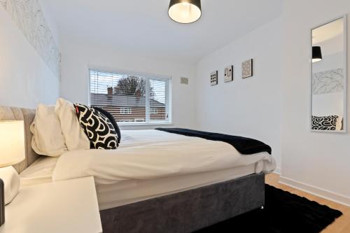 Luxury 3 Bedroom Contractor Stay House in Birmingham B23 near M6 & Fort Dunlop with Free Parking and WiFi photo 33