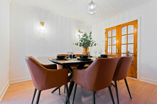 Luxury 3 Bedroom Contractor Stay House in Birmingham B23 near M6 & Fort Dunlop with Free Parking and WiFi photo 15