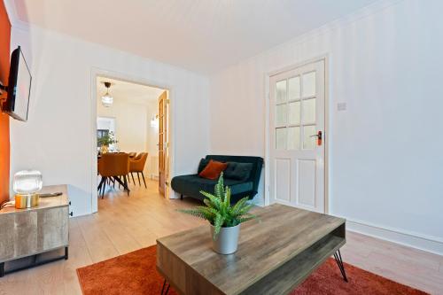 Luxury 3 Bedroom Contractor Stay House in Birmingham B23 near M6 & Fort Dunlop with Free Parking and WiFi photo 36