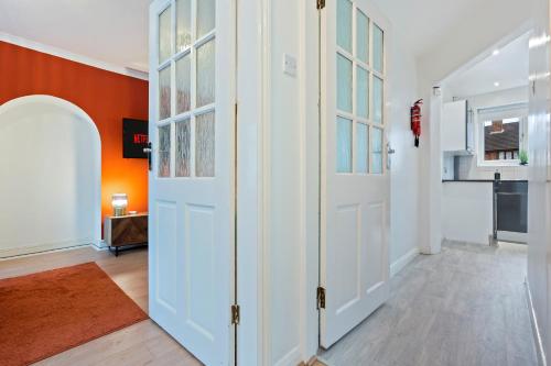 Luxury 3 Bedroom Contractor Stay House in Birmingham B23 near M6 & Fort Dunlop with Free Parking and WiFi photo 26