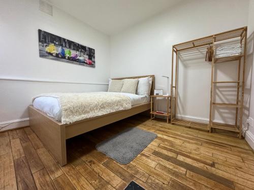 Postel nebo postele na pokoji v ubytování Special Flat in Camden Town