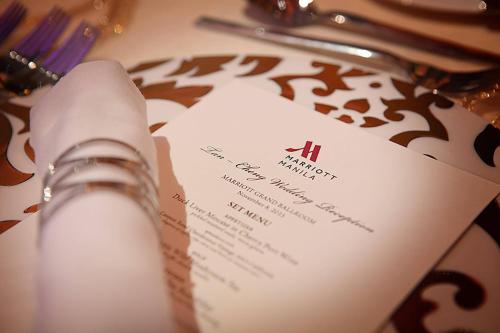 Manila Marriott Hotel at Newport World Resortsに飾ってある許可証、賞状、看板またはその他の書類