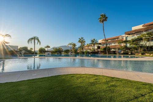 Luxury Escape - Los Flamingos Golf Retreat
