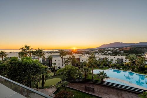 Luxury Escape - Los Flamingos Golf Retreat