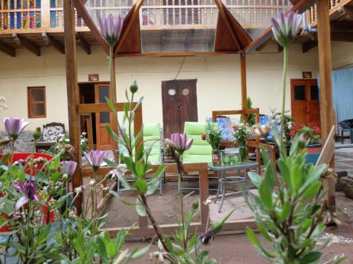 Jardín al aire libre en OkiDoki Cusco Hostal
