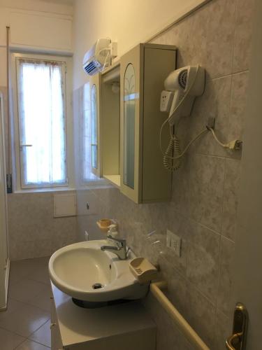A bathroom at Appartamento MIRAMARE, 2 camere, cucina, bagno,