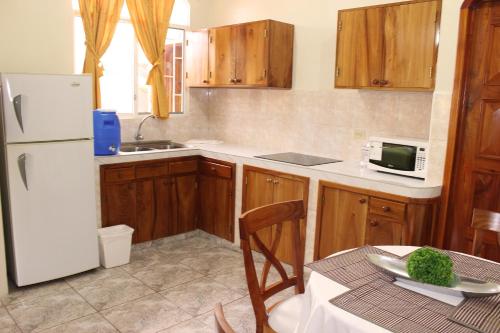 Kuchyň nebo kuchyňský kout v ubytování Hotel Del Sol Galapagos