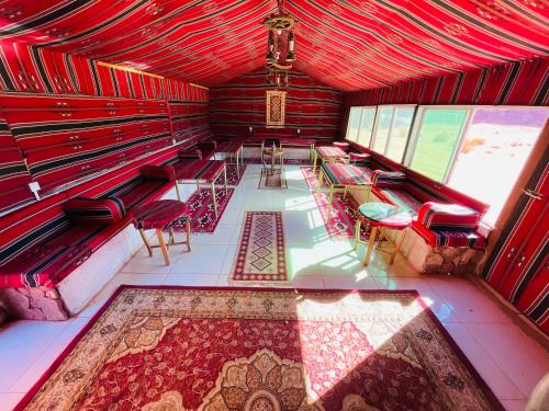Zona d'estar a Desert Rock camp