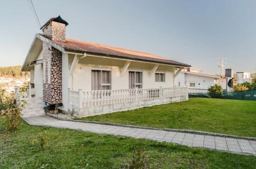 Foto Casa Familiar - Espaçosa, confortável e sossegada 1