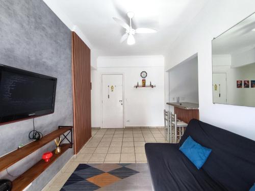 Μια τηλεόραση ή/και κέντρο ψυχαγωγίας στο AP - 1 Dorm - Ar - Piscina - Churrasqueira - Academia - 350 metros Praia