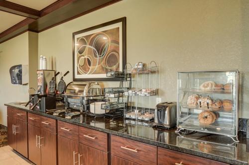 Küche/Küchenzeile in der Unterkunft Cobblestone Inn & Suites - Altamont