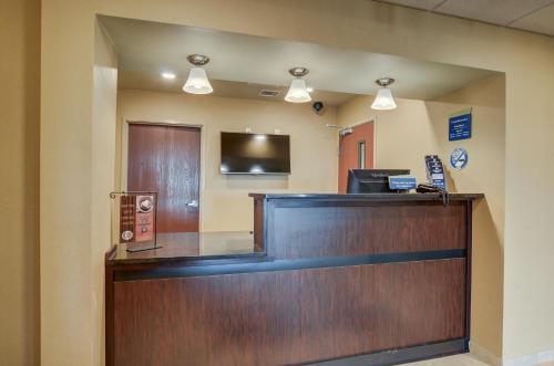 TV/Unterhaltungsangebot in der Unterkunft Cobblestone Inn & Suites - Altamont