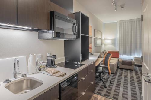 TownePlace Suites Austin South Image