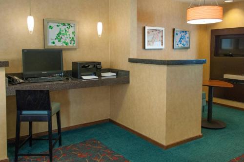 TV a/nebo společenská místnost v ubytování Residence Inn by Marriott Harrisburg Carlisle