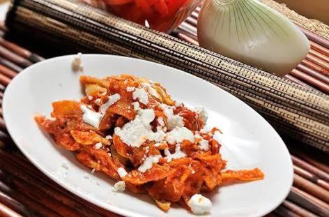 Makanan di atau berdekatan hotel