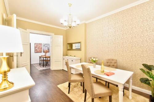 Гостиная зона в Rezidence Makart Apartment