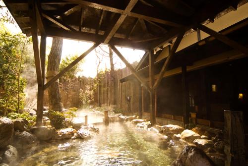 a pool of water inside of a building at Setsugetsuka in Hakone