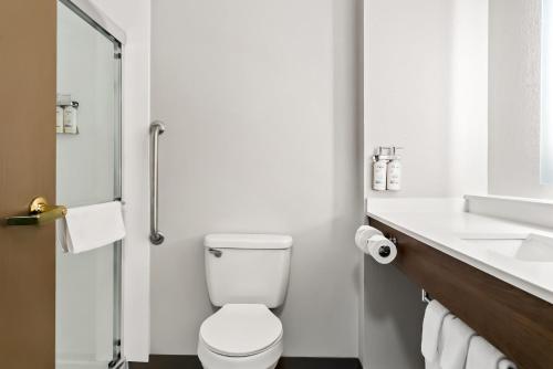 Bagno di Holiday Inn Express Hotel & Suites Marion by IHG
