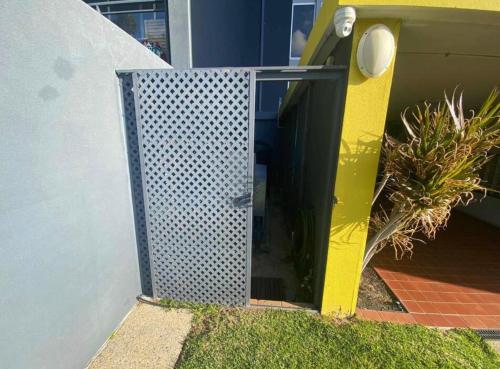 Gambar di galeri bagi A Mini Slice of Fremantle Rooms - Shared Amenities di Fremantle