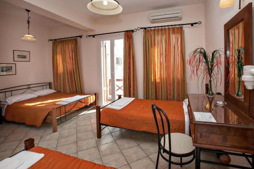 Gallery image of Arxontiko in Tinos Town