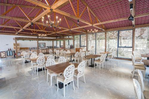 Restaurace v ubytování Tengealti Resort Quba