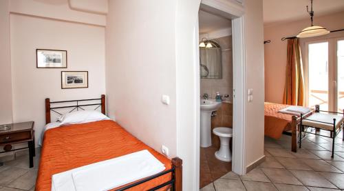 Gallery image of Arxontiko in Tinos Town