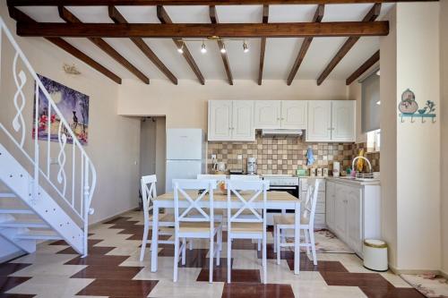 Sweet Cottage In The City