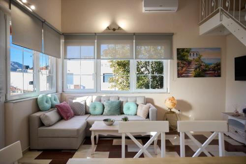 Sweet Cottage In The City